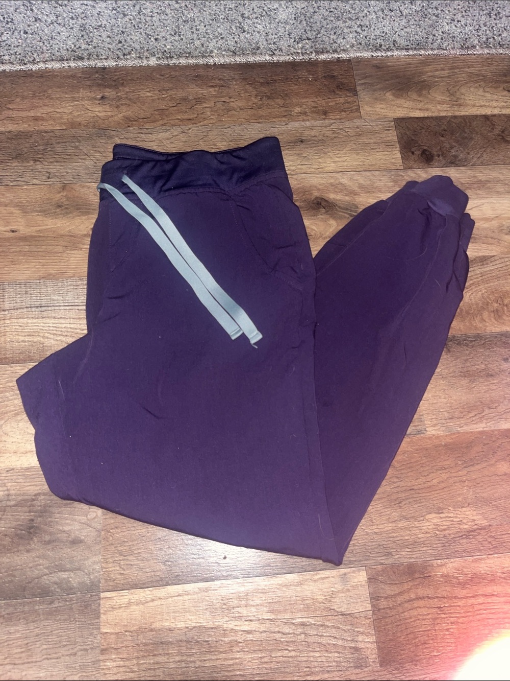 Women’s fig joggers size medium po#2199